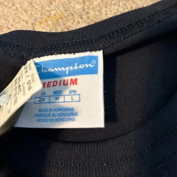 Champion Short Tee - Picture 3 of 5